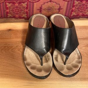 Elie Tahari Mindy Sandal